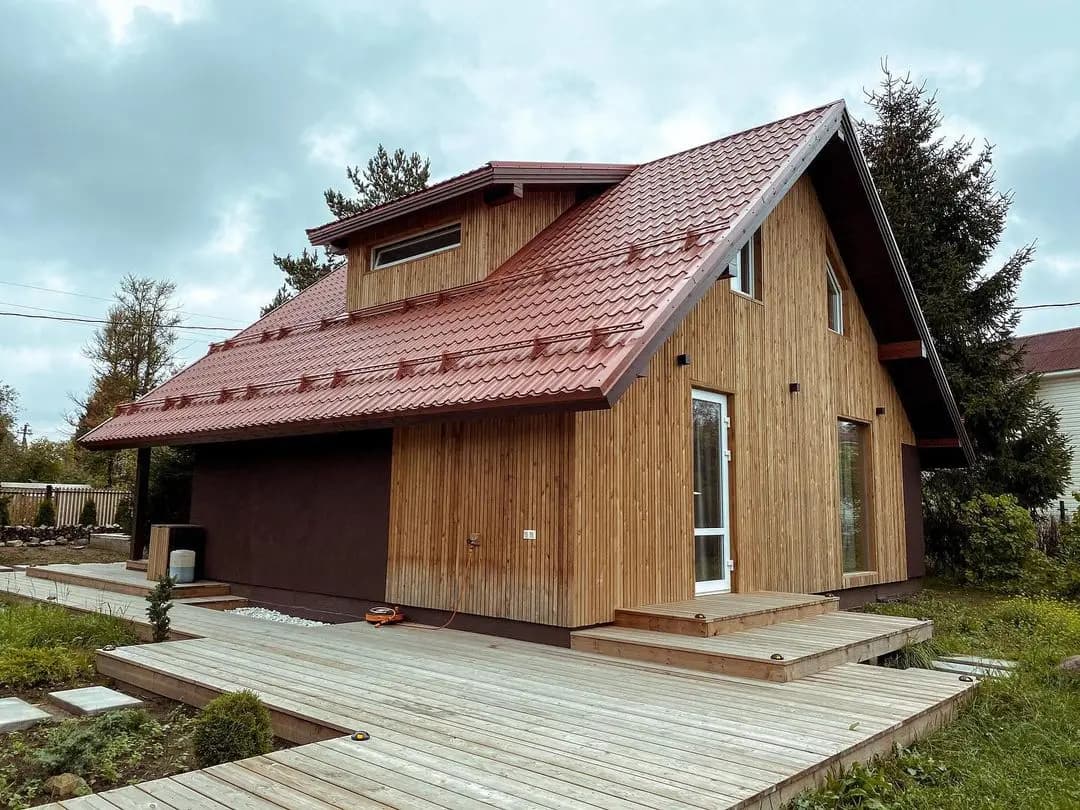 Обшивка импрегнированной доской дома в Сертолово